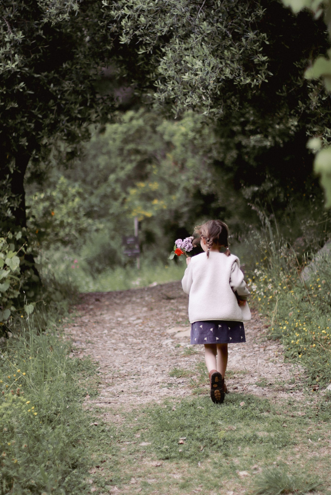 Baby Wearing Nestor Sherpa Vest – Cream Teddy Sleeveless Cardigan with Check Lining, Perfect Layering Piece for Fall and Winter